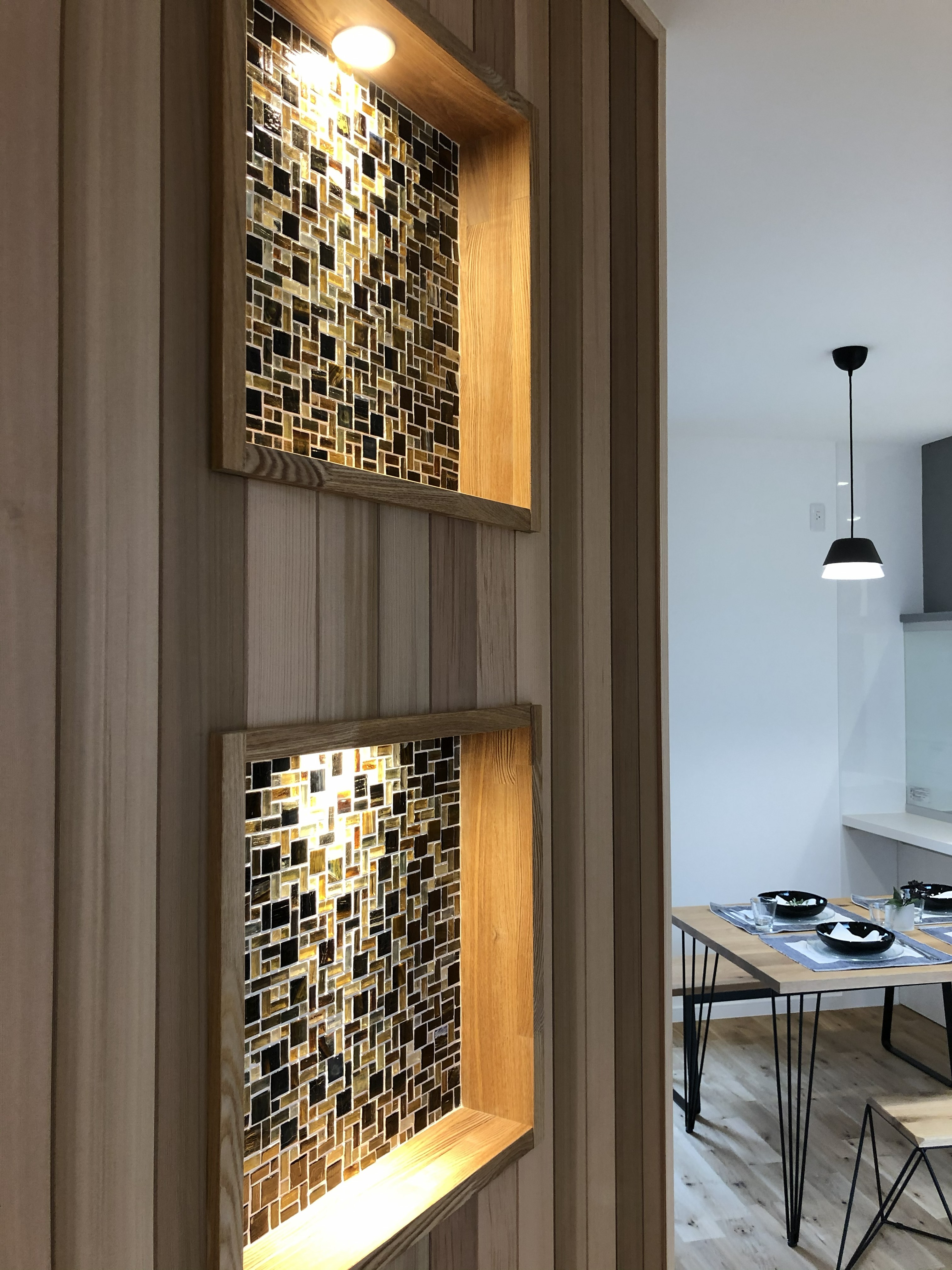 ニッチのタイル